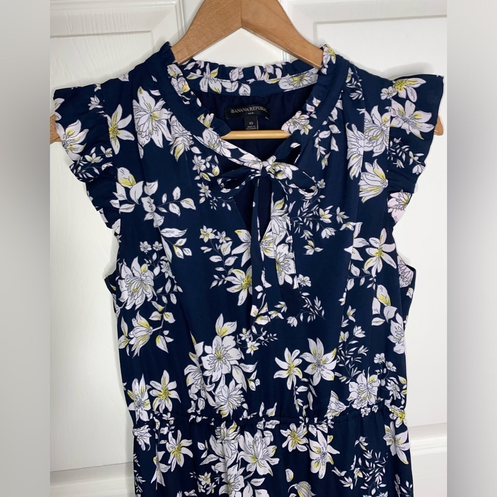 Banana Republic Tie Front Floral Ruffled Midi Dress size 10, Navy Blue Flowy - Picture 5 of 6